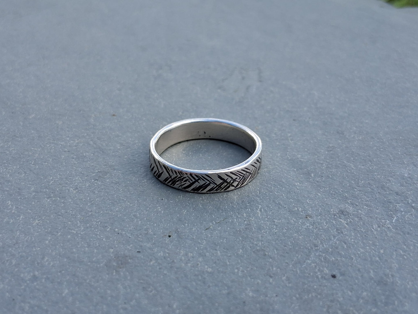 Hammer Texture Ring Herringbone