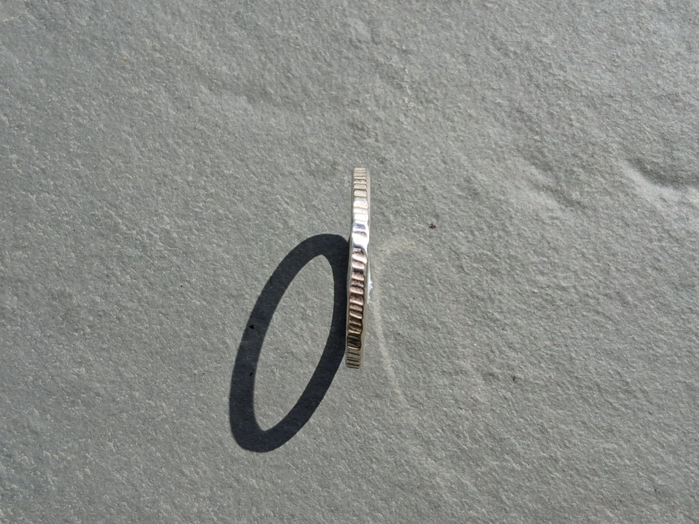 Thin hammer texture ring
