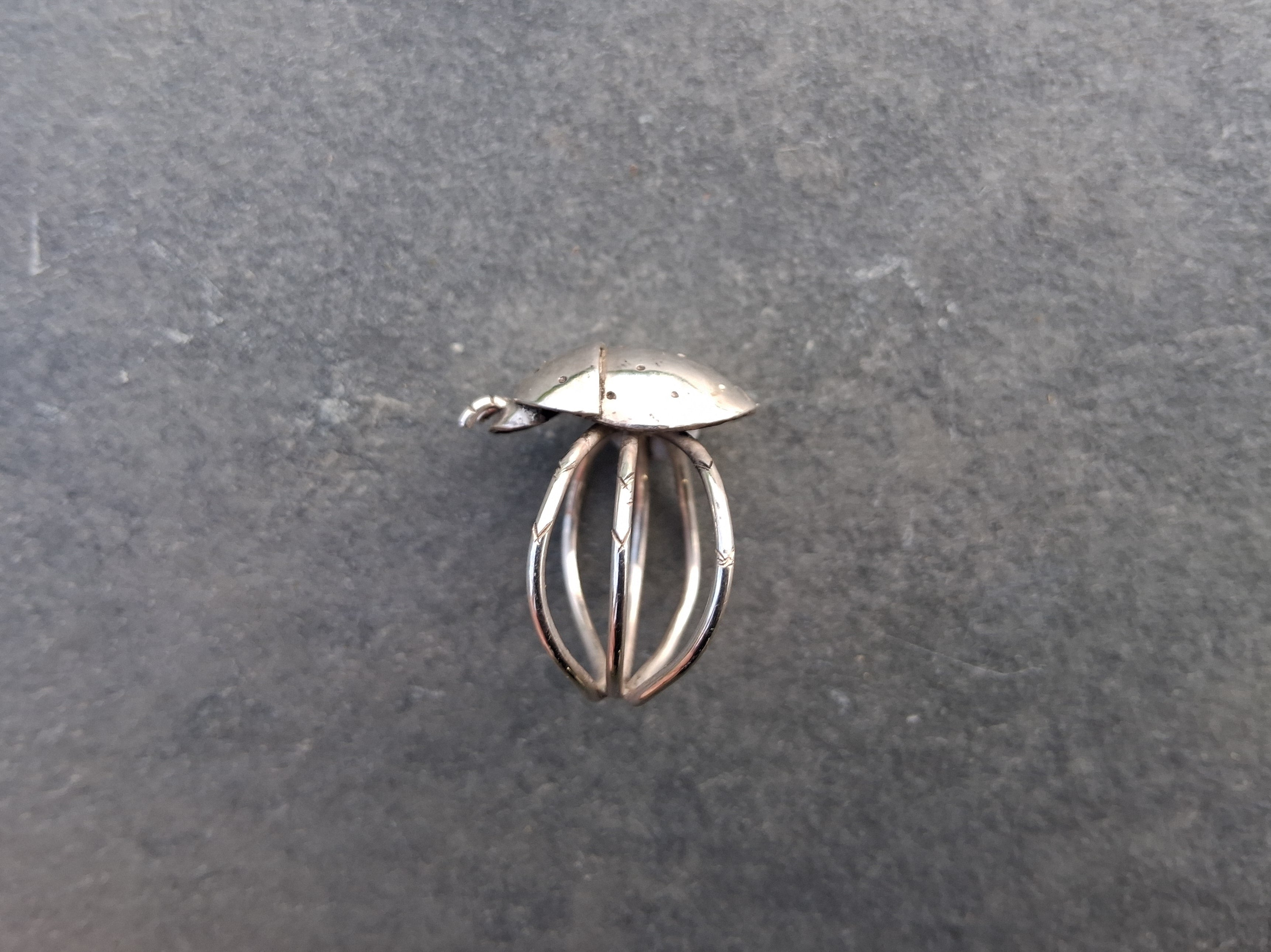 Bobby the beetle ring