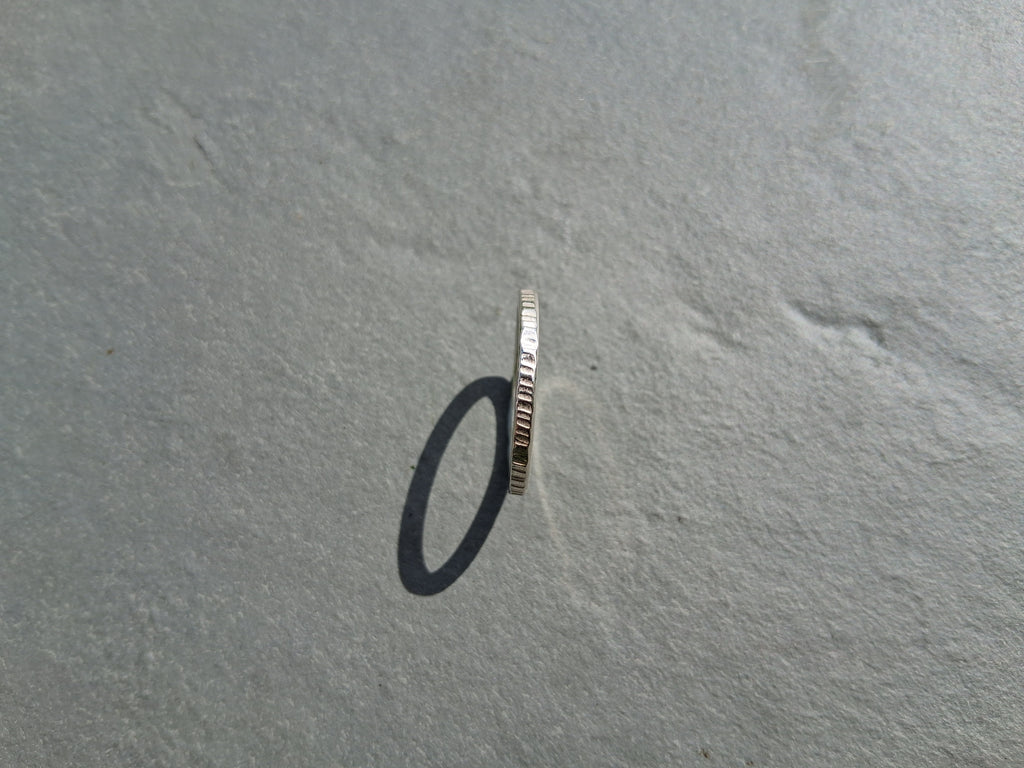 Thin hammer texture ring