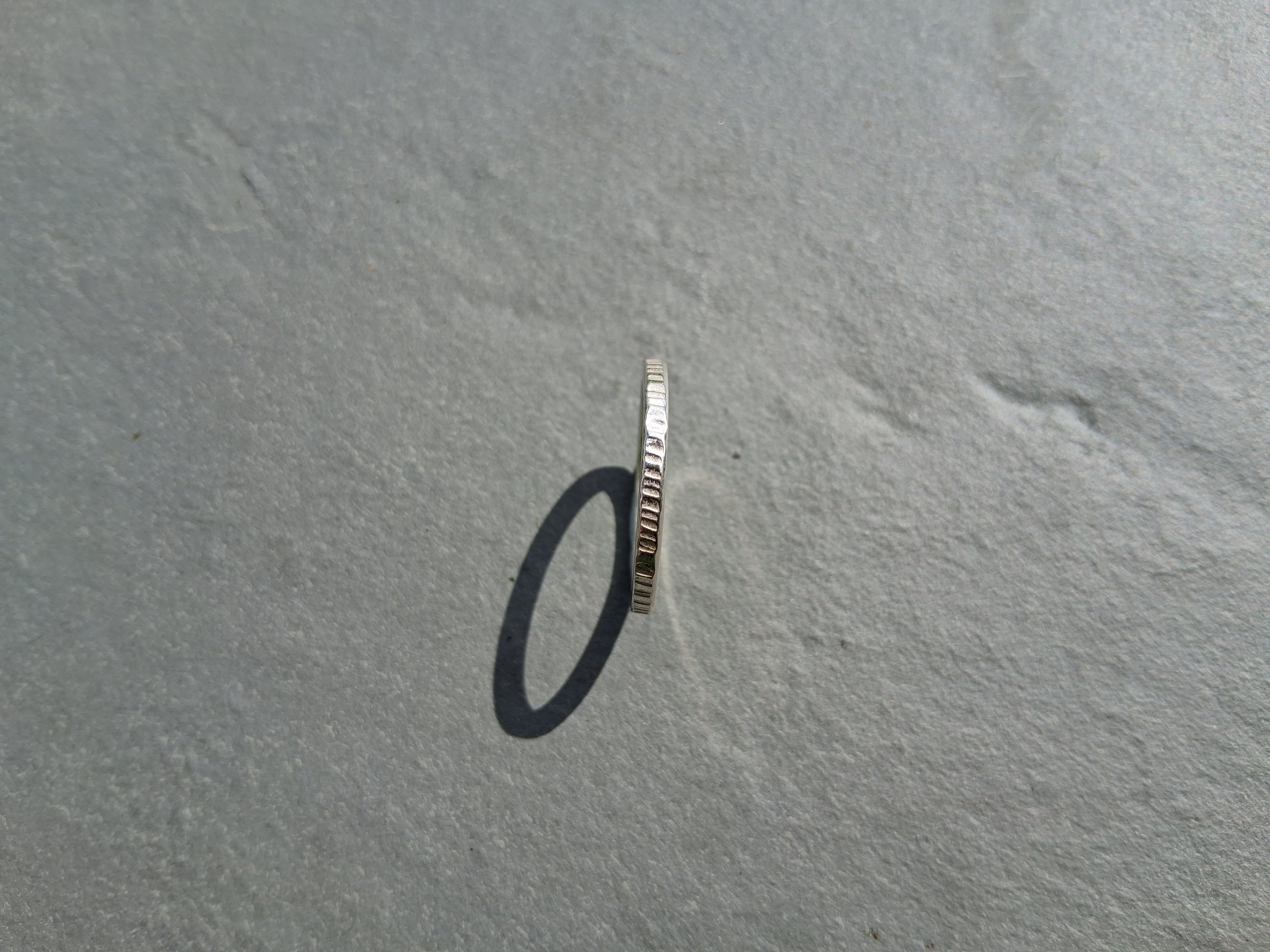 Thin hammer texture ring