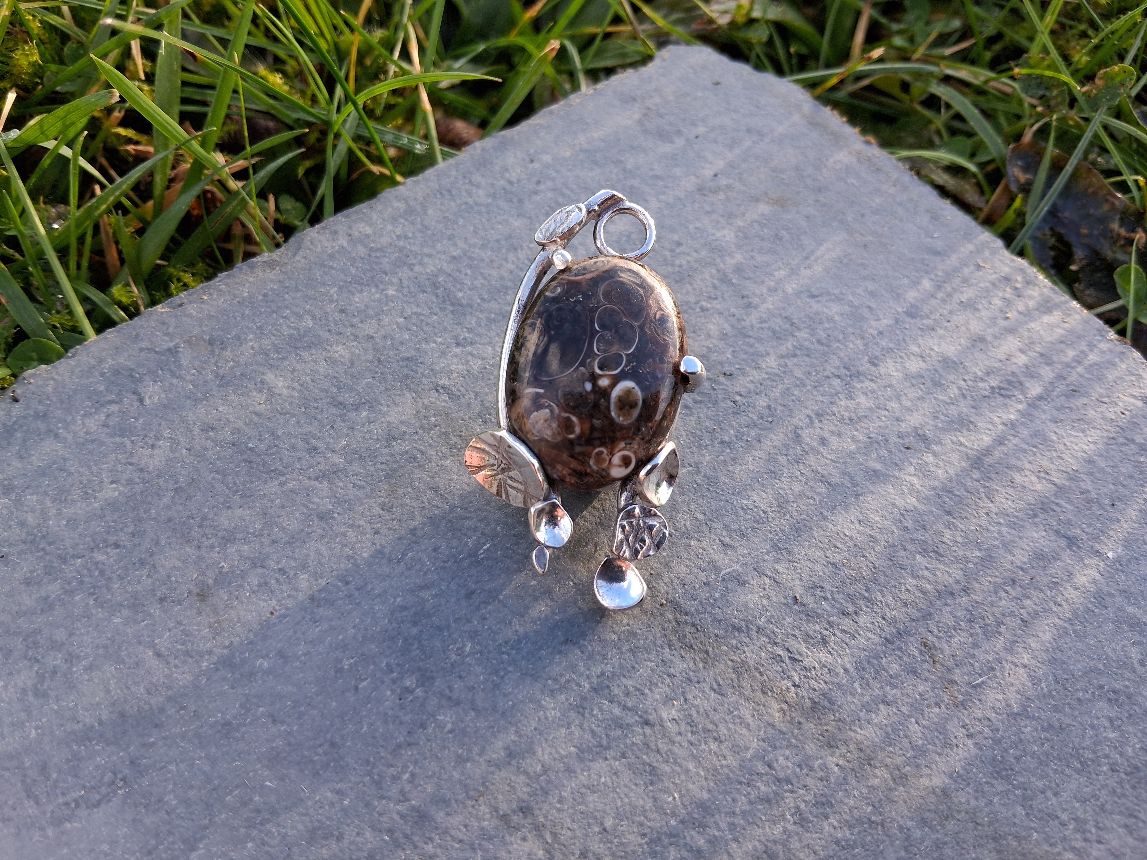 Turtella agate pendant