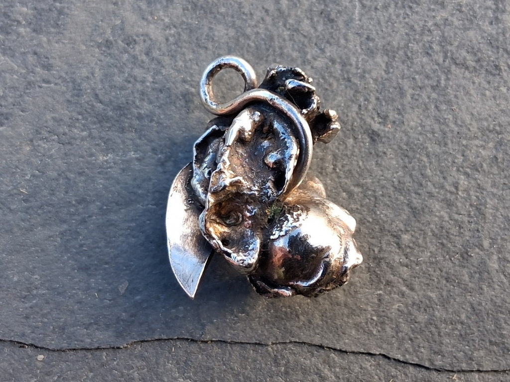 Water cast pendant leaf